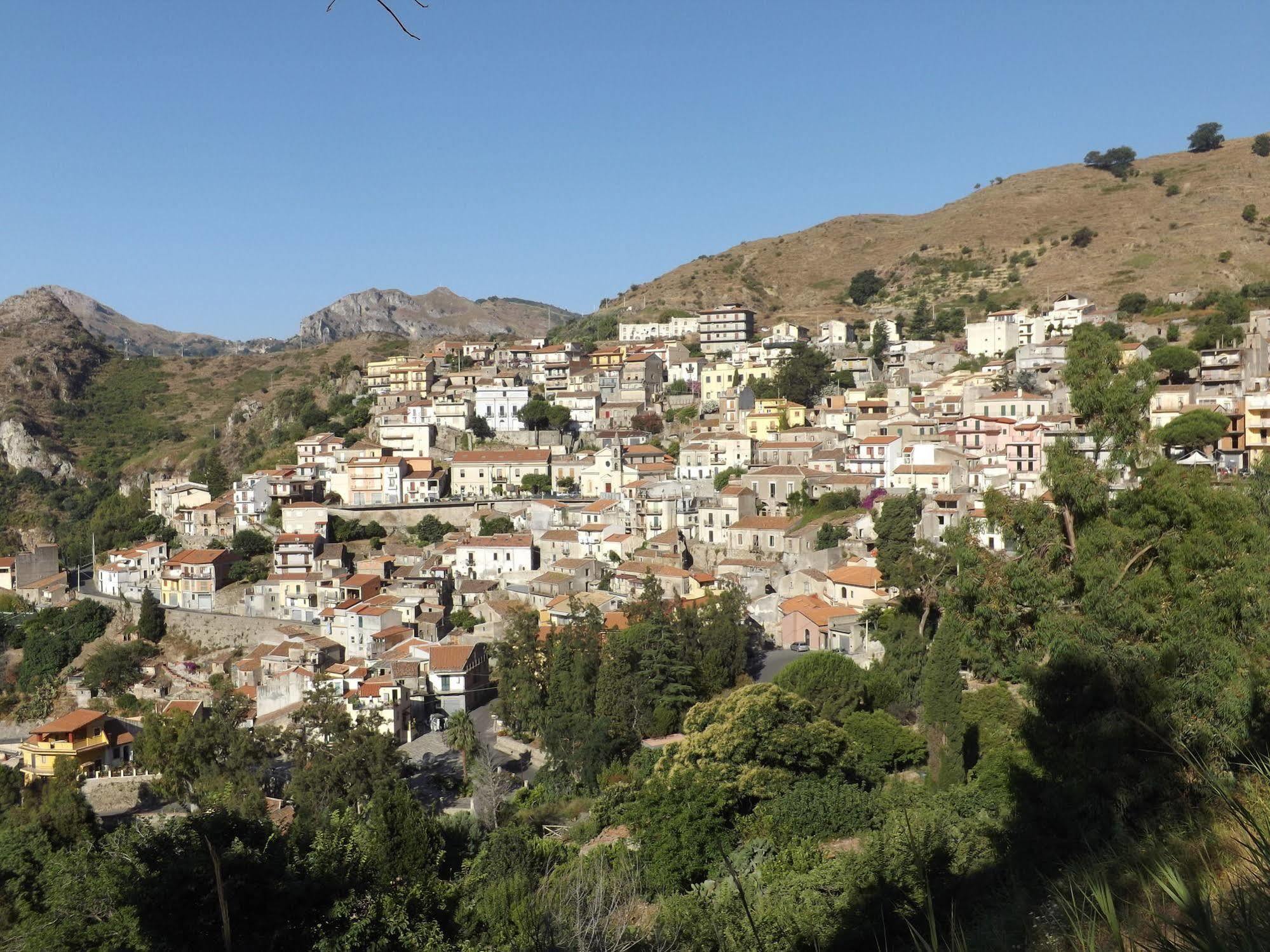 Albergo Diffuso Borgo Gallodoro エクステリア 写真